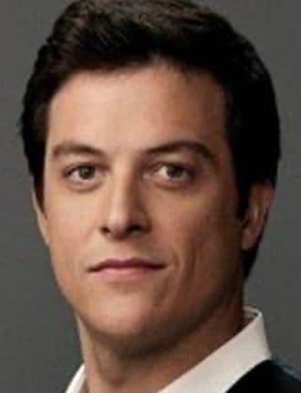 Steven Carrington (James MacKay)